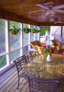 The Benefits of a Screened Porch for Your Home