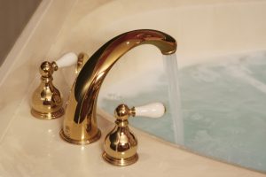 4 Advantages of a Walk-In Tub